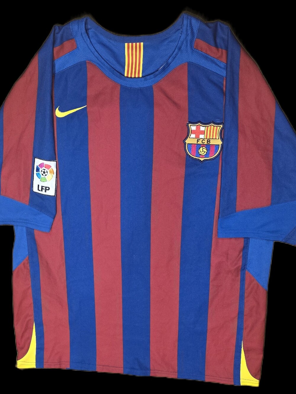 2005 - 2006 Fubal Club Barcelona Blue & Red #3 - Picture 2 of 7